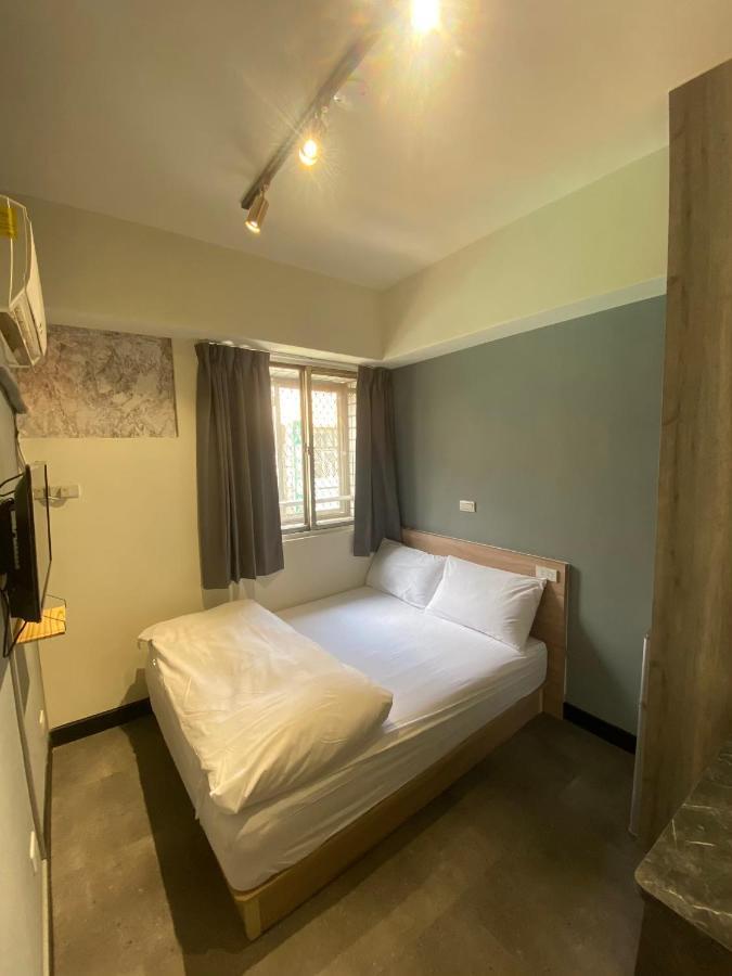 Fengjia Gift Box Homestay Taichung Extérieur photo