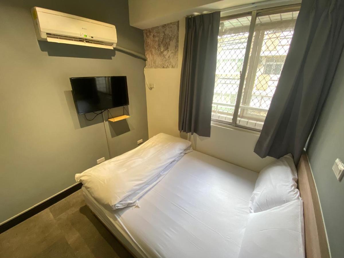 Fengjia Gift Box Homestay Taichung Extérieur photo