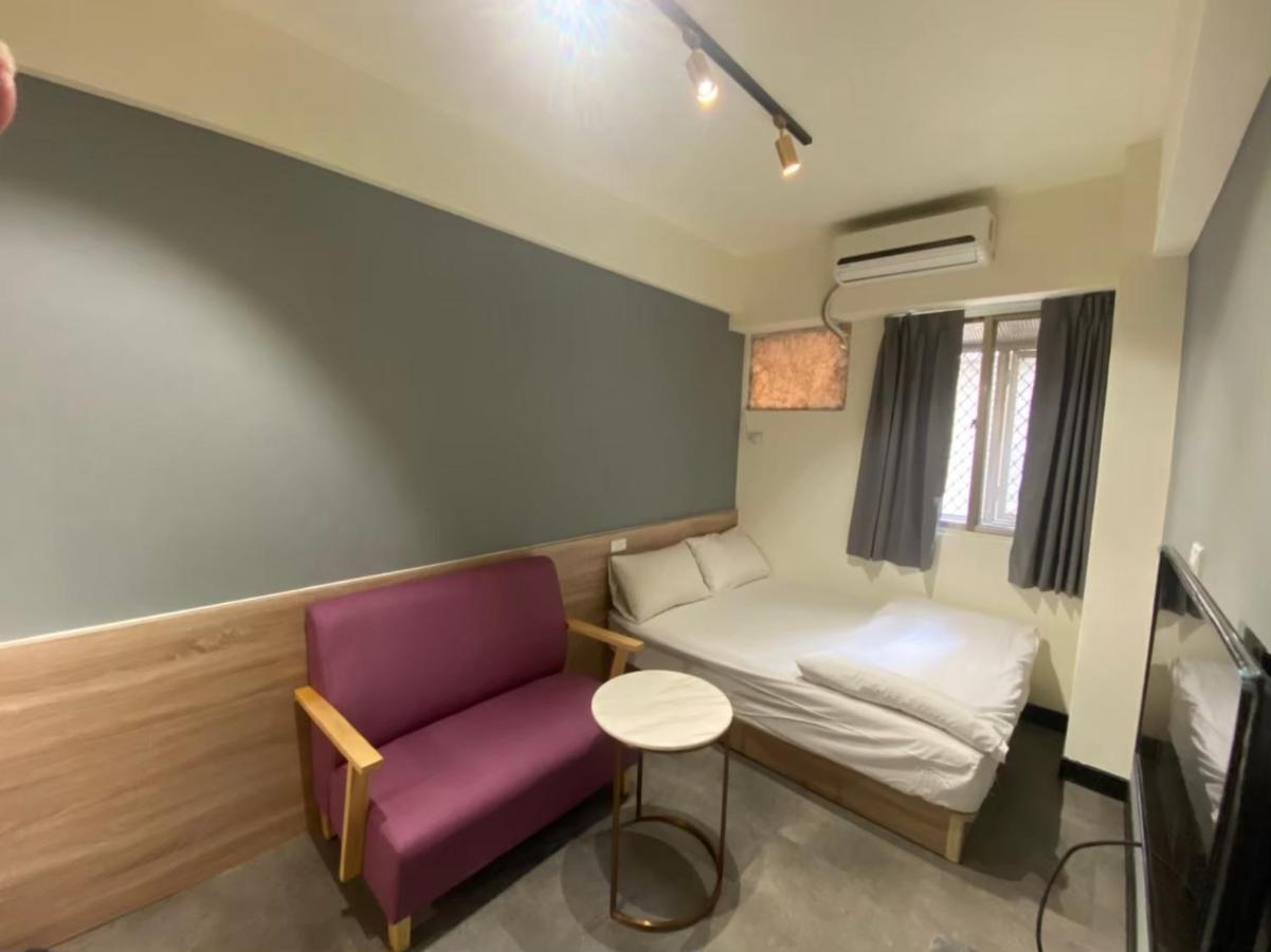 Fengjia Gift Box Homestay Taichung Extérieur photo
