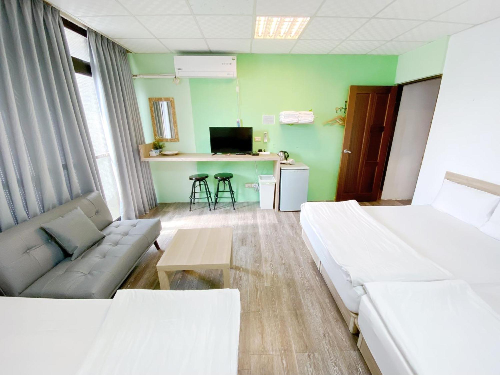 Fengjia Gift Box Homestay Taichung Extérieur photo