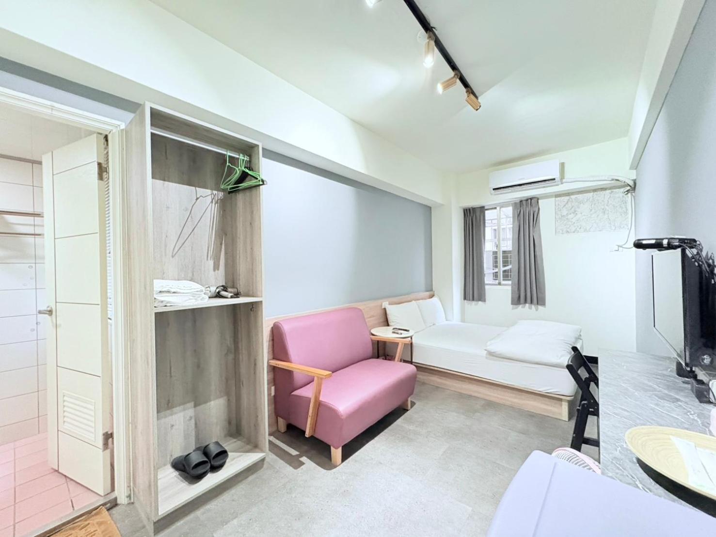 Fengjia Gift Box Homestay Taichung Extérieur photo