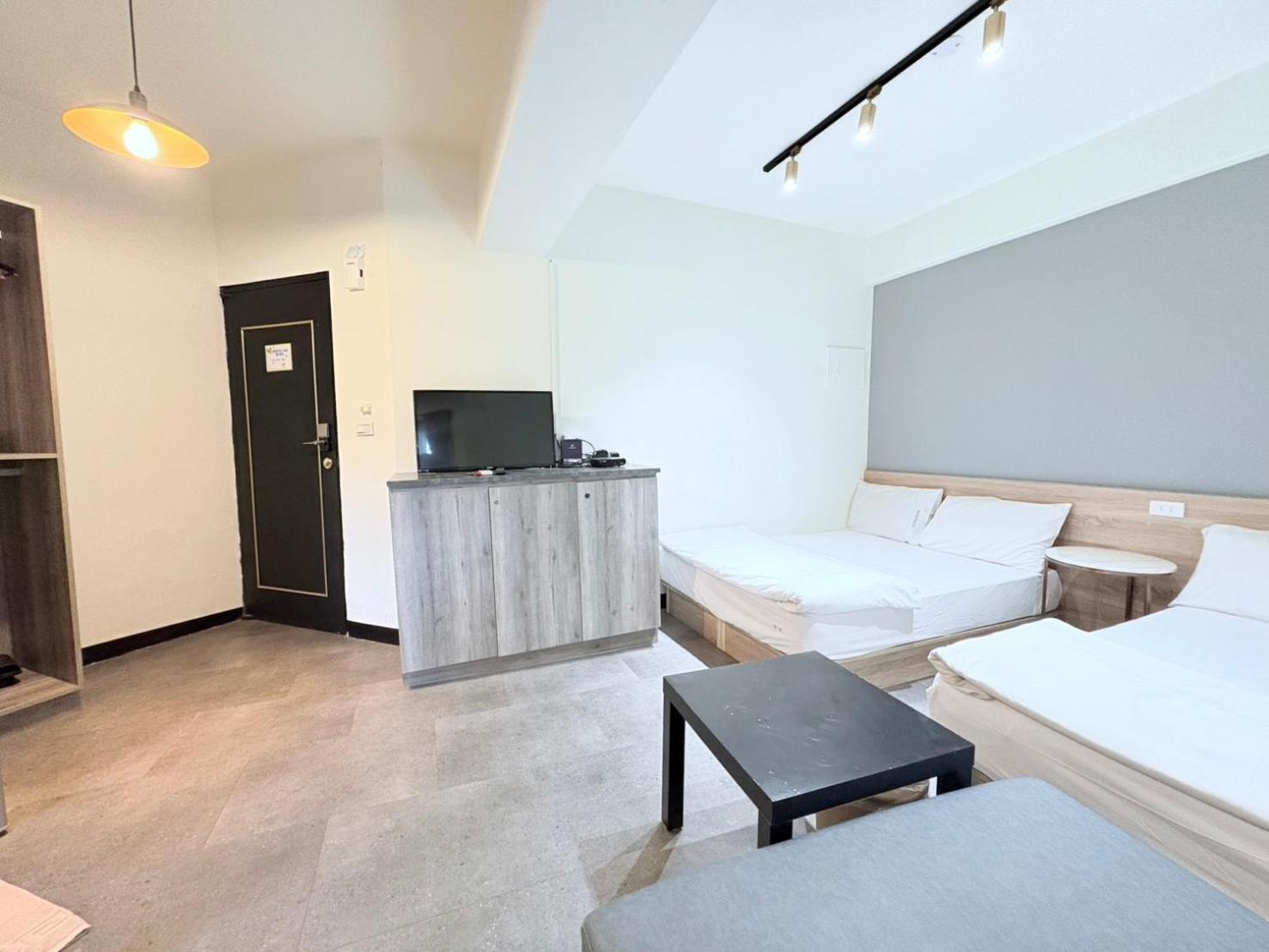 Fengjia Gift Box Homestay Taichung Extérieur photo